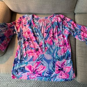 Lilly Pulitzer 3/4 bell sleeve top